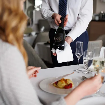 كوساك فندق 4*